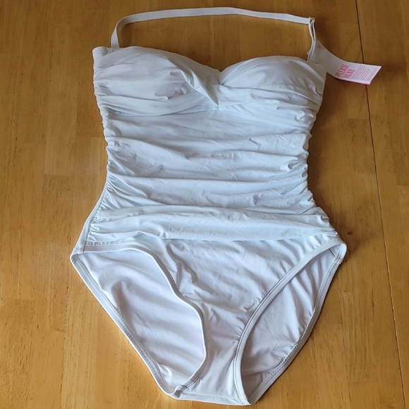 Lilly Pulitzer Flamenco One Piece Swimsuit in Resort White - Picture 2 of 10